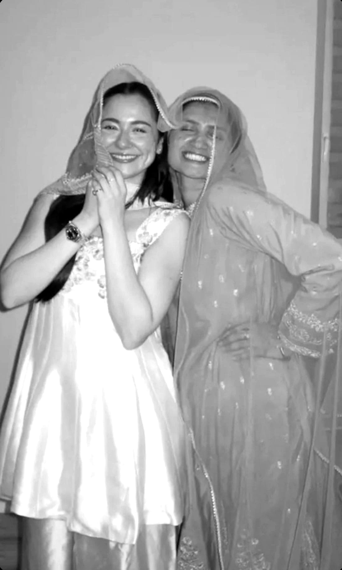 The same photograph in the Black & white look